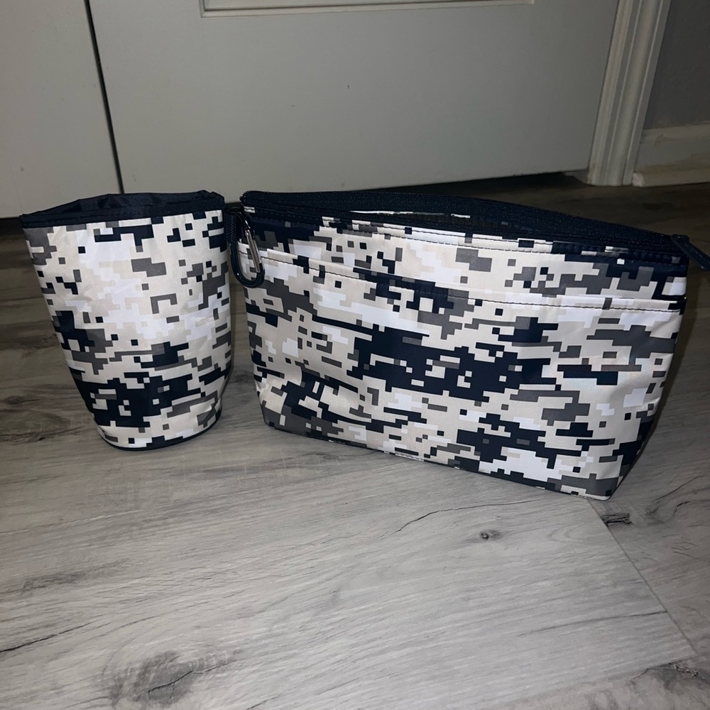 Thirty one NEW cool clip thermal pouch & Bring Bottle Thermal digital camo- pair
